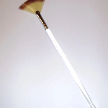 Pakolás felvivő, legyező ecset.