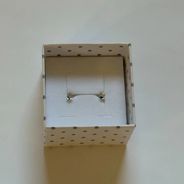 Nemesacél fülbevaló víztiszta színű Swanis kristállyal, 3 mm 