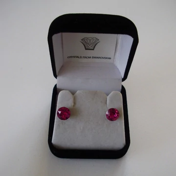 Nemesacél fülbevaló fuxia színű Swanis kristállyal