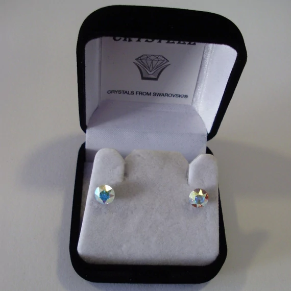 Nemesacél fülbevaló szinjátszó színű Swanis kristállyal