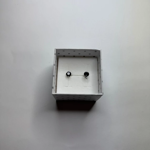 Nemesacél fülbevaló grafit színű Swanis kristállyal