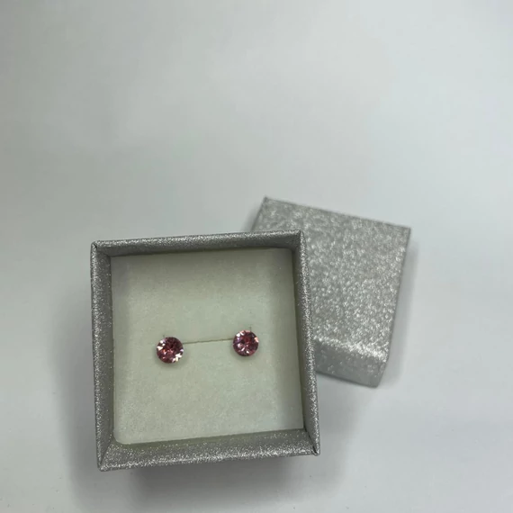 Nemesacél fülbevaló halvány rózsaszín színű Swanis kristállyal