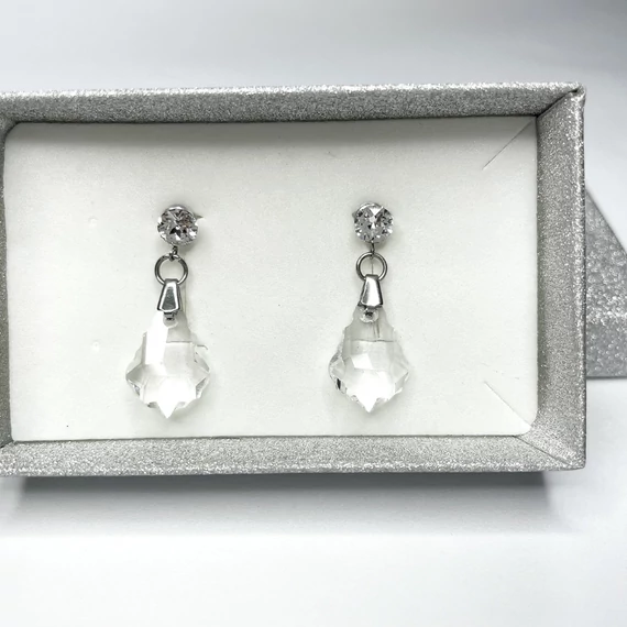 Nemesacél barokk lógós fülbevaló