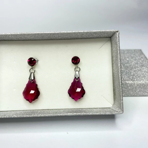 Nemesacél barokk lógós fülbevaló