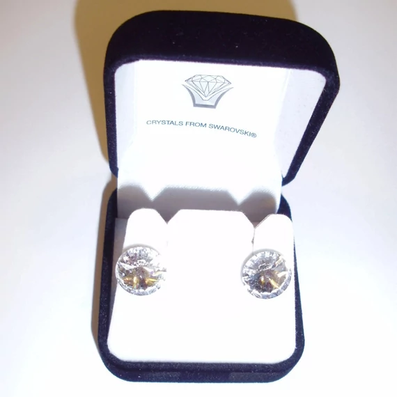 Nemesacél fülbevaló víztiszta színű Swanis kristállyal