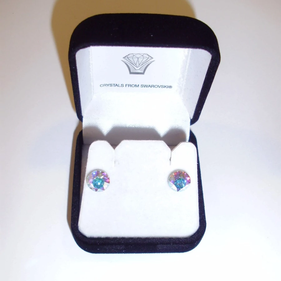 Nemesacél fülbevaló szinjátszó színű Swanis kristállyal, 8,2 mm 