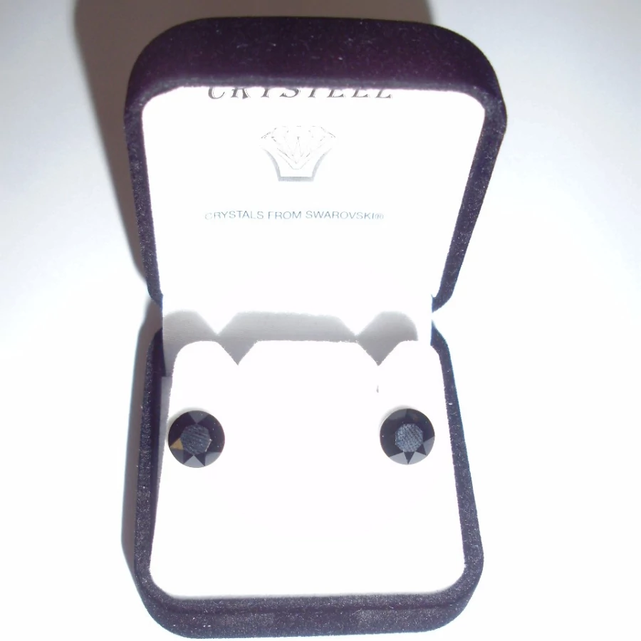 Nemesacél fülbevaló fekete színű Swanis kristállyal, 8,2 mm 