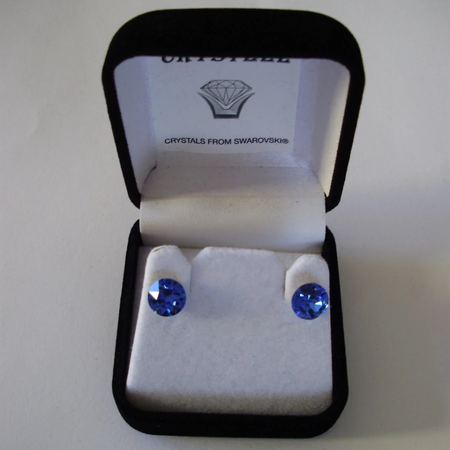 Nemesacél fülbevaló zafírkék színű Swanis kristállyal, 8,2 mm 