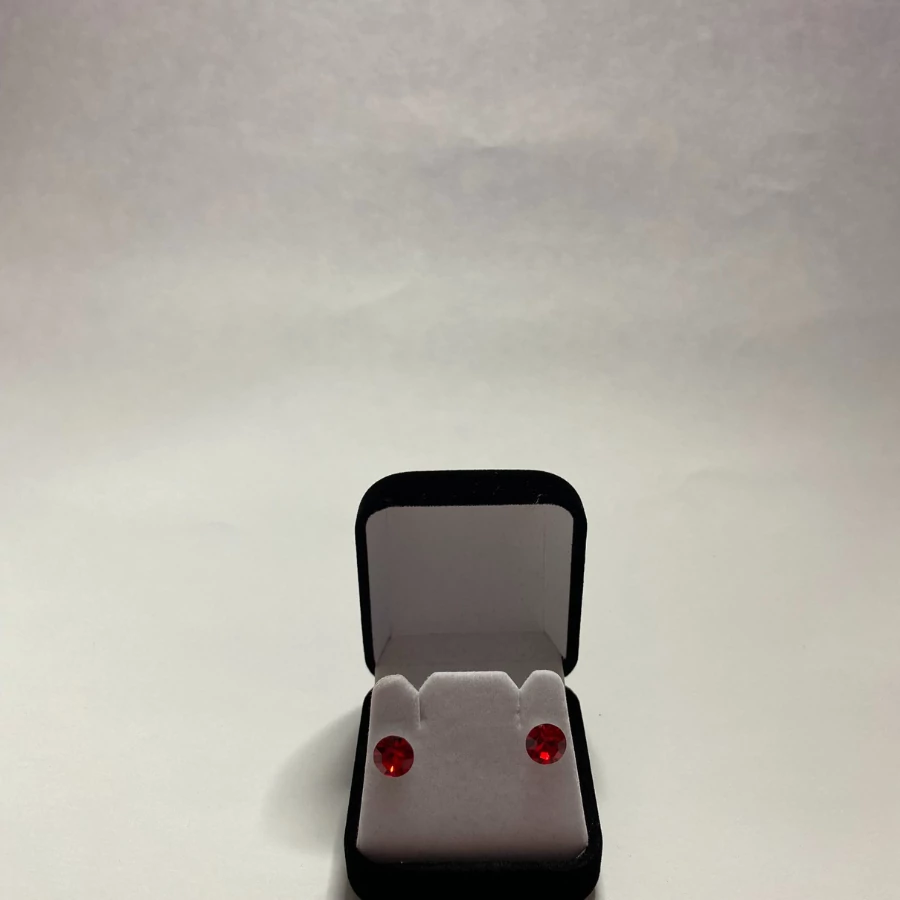 Nemesacél fülbevaló piros színű Swanis kristállyal, 8,2 mm 